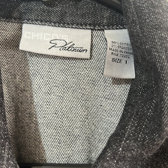 Chicos platinum women black washed denim vest in size 1 - Picture 5 of 8